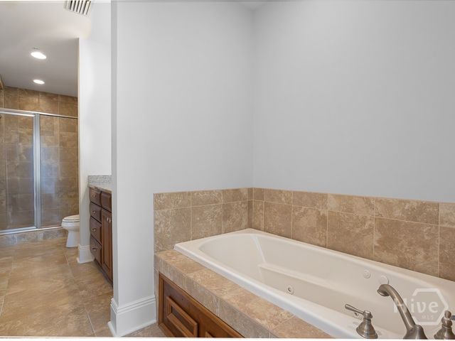 5 Whitaker Street 202 E, Savannah, GA 31401