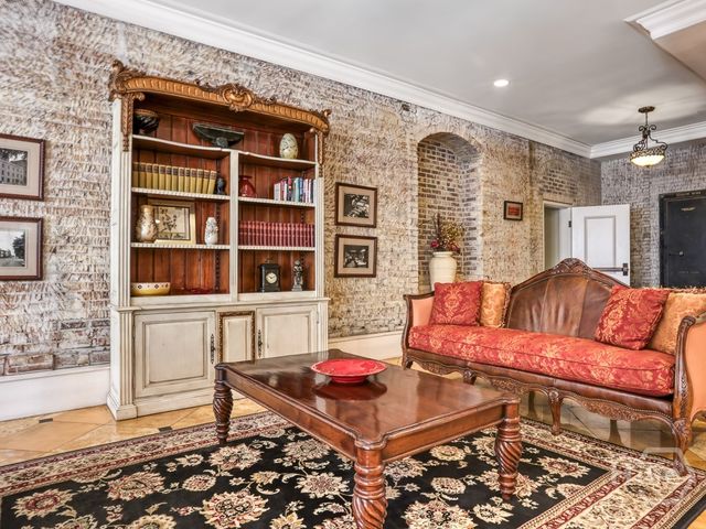 5 Whitaker Street 202 E, Savannah, GA 31401