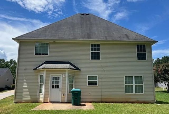 303 Millstone Drive, Hampton, GA 30228