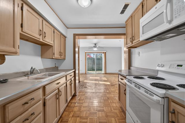 144 School Street, Wood Dale, IL 60191