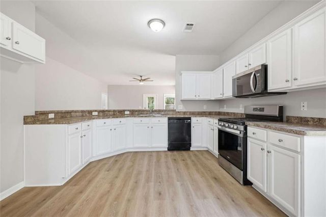 752 Stable View Loop, Dallas, GA 30132
