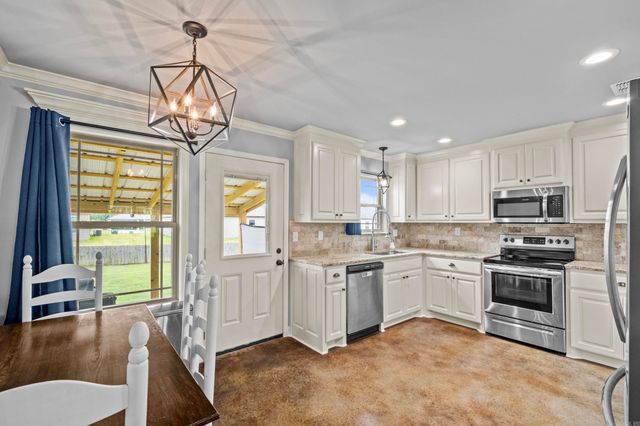 143 Lloyd Henderson Road, Beebe, AR 72012
