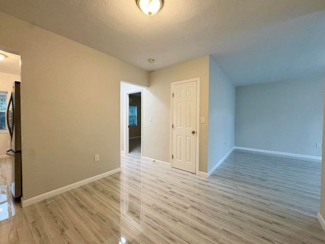 935 8TH Street 18, Miami Beach, FL 33139