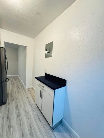 935 8TH Street 18, Miami Beach, FL 33139