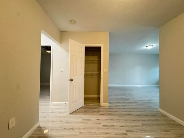 935 8TH Street 18, Miami Beach, FL 33139