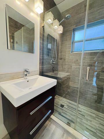 935 8TH Street 18, Miami Beach, FL 33139