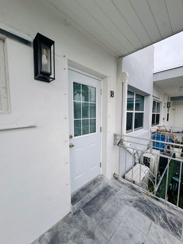 935 8TH Street 18, Miami Beach, FL 33139