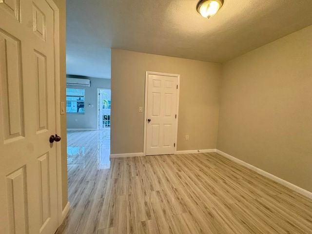 935 8TH Street 18, Miami Beach, FL 33139