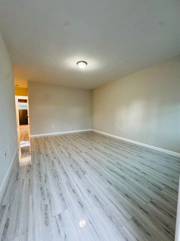 935 8TH Street 18, Miami Beach, FL 33139