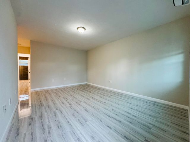 935 8TH Street 18, Miami Beach, FL 33139