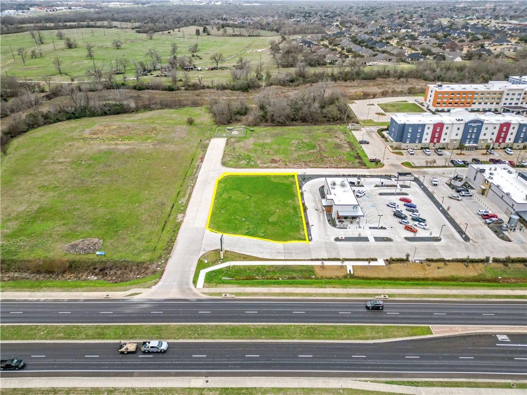 3047 University Dr, Bryan, TX 77802 — photo 2