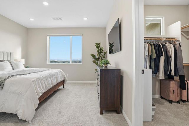 2042 Bluestone Circle, Chula Vista, CA 91913