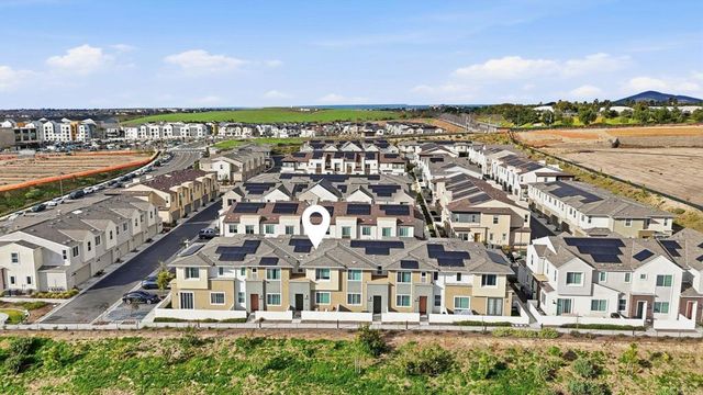 2042 Bluestone Circle, Chula Vista, CA 91913