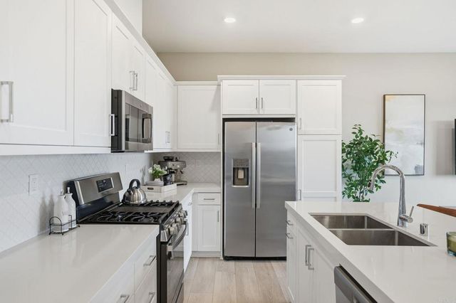 2042 Bluestone Circle, Chula Vista, CA 91913