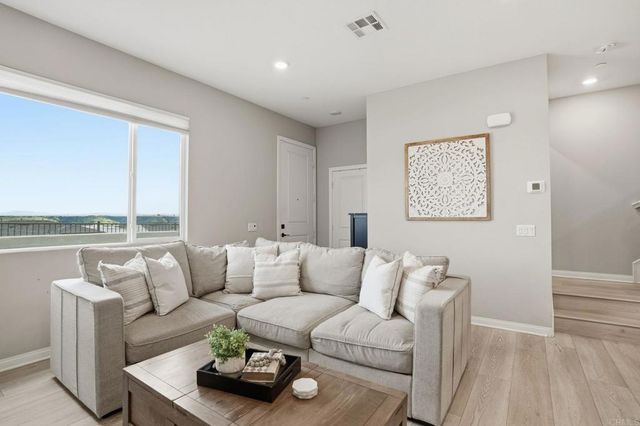 2042 Bluestone Circle, Chula Vista, CA 91913