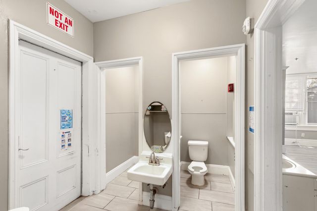 1123 D St, Sacramento, CA 95814