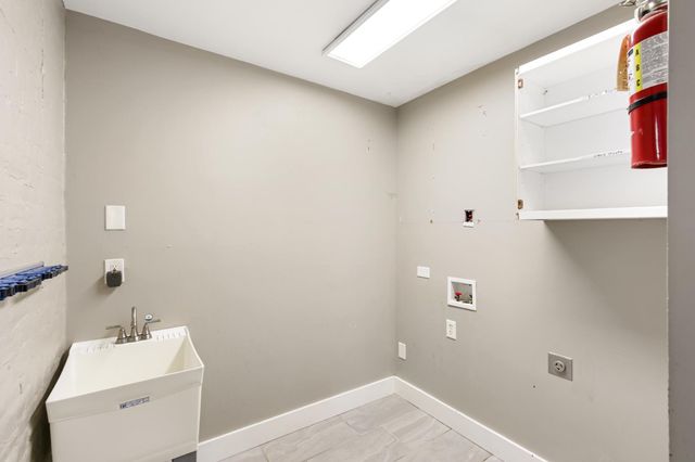 1123 D St, Sacramento, CA 95814