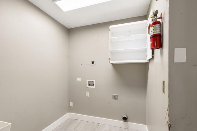 1123 D St, Sacramento, CA 95814