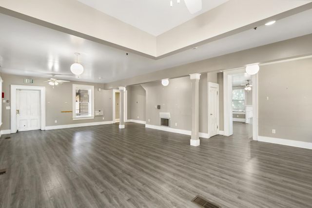 1123 D St, Sacramento, CA 95814