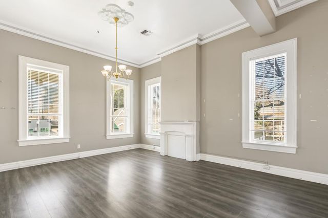 1123 D St, Sacramento, CA 95814