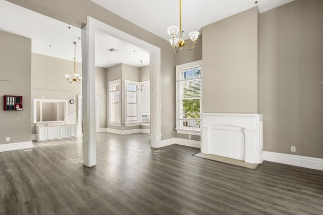 1123 D St, Sacramento, CA 95814