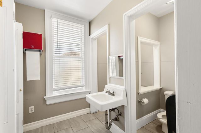 1123 D St, Sacramento, CA 95814