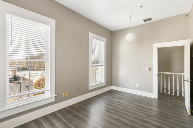 1123 D St, Sacramento, CA 95814