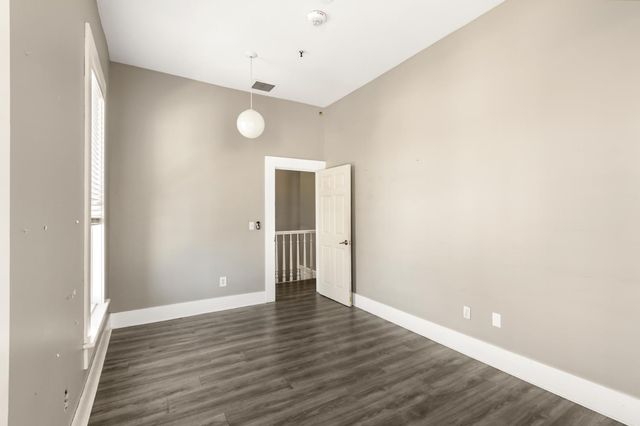 1123 D St, Sacramento, CA 95814