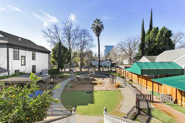 1123 D St, Sacramento, CA 95814