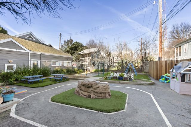 1123 D St, Sacramento, CA 95814