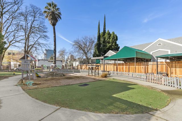 1123 D St, Sacramento, CA 95814