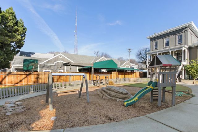 1123 D St, Sacramento, CA 95814