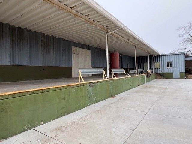 200 S Bellingham Road 1, Bettendorf, IA 52722