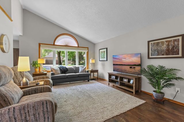 12520 88th Avenue N, Maple Grove, MN 55369