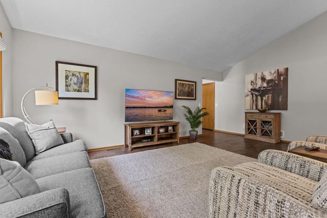 12520 88th Avenue N, Maple Grove, MN 55369