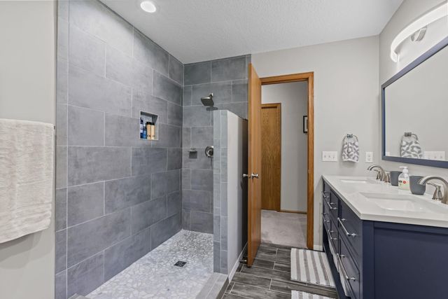 12520 88th Avenue N, Maple Grove, MN 55369