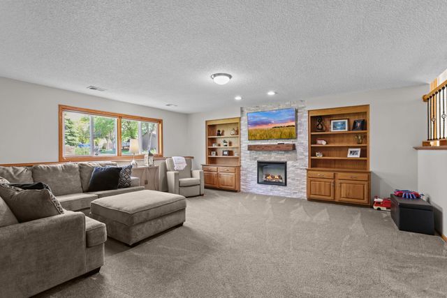 12520 88th Avenue N, Maple Grove, MN 55369