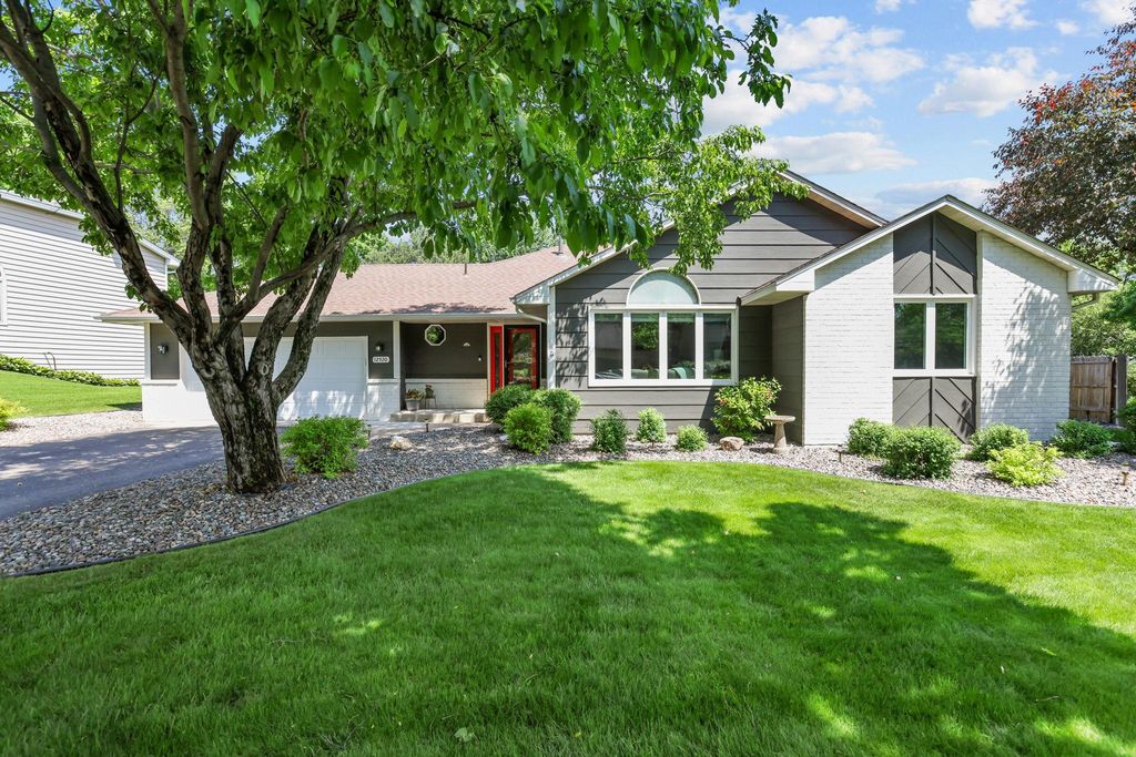 12520 88th Avenue N, Maple Grove, MN 55369