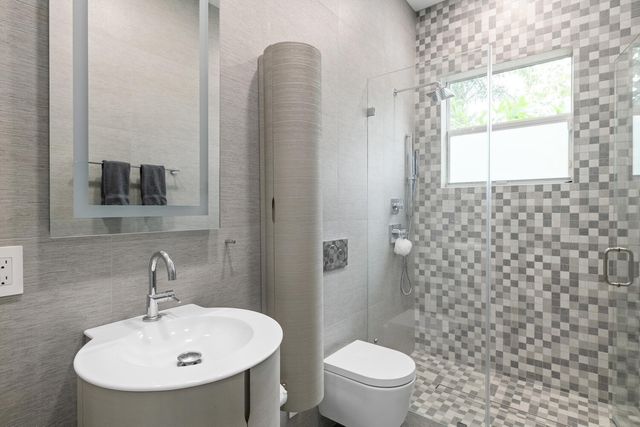 9241 Madewood Court, West Palm Beach, FL 33411
