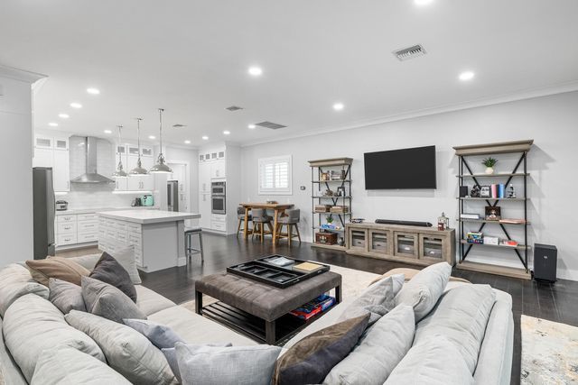 9241 Madewood Court, West Palm Beach, FL 33411