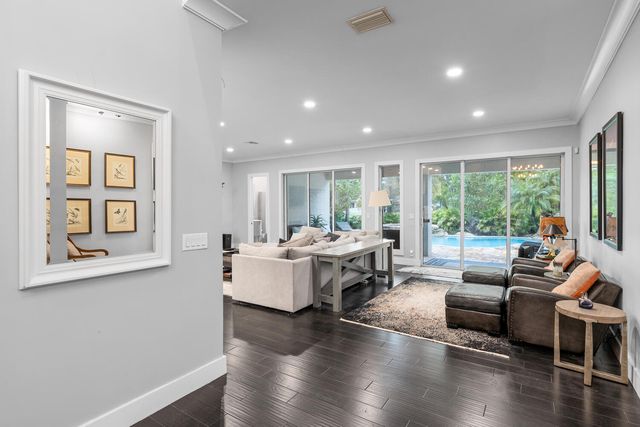 9241 Madewood Court, West Palm Beach, FL 33411