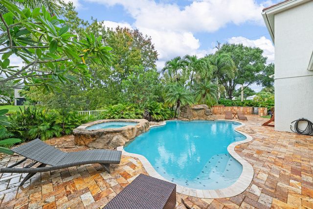 9241 Madewood Court, West Palm Beach, FL 33411
