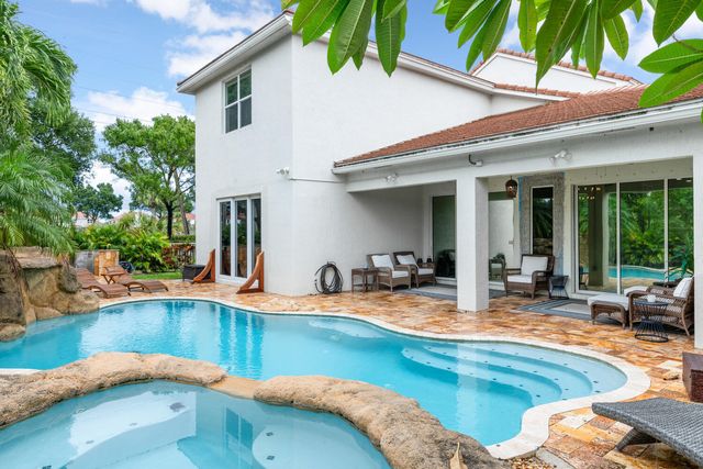 9241 Madewood Court, West Palm Beach, FL 33411