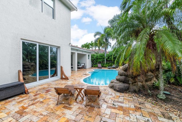 9241 Madewood Court, West Palm Beach, FL 33411