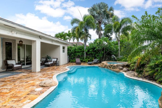 9241 Madewood Court, West Palm Beach, FL 33411