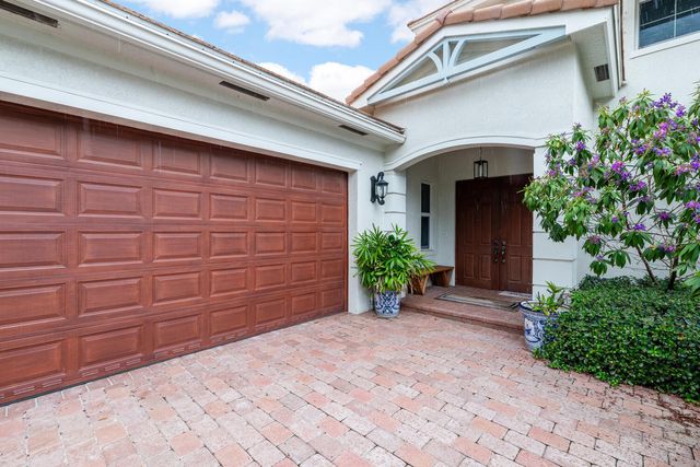 9241 Madewood Court, West Palm Beach, FL 33411