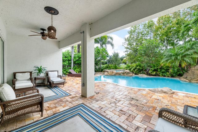 9241 Madewood Court, West Palm Beach, FL 33411