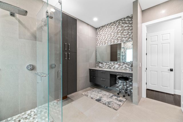 9241 Madewood Court, West Palm Beach, FL 33411