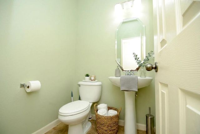 2435 Pioneer Oaks Drive, Fresno, TX 77545