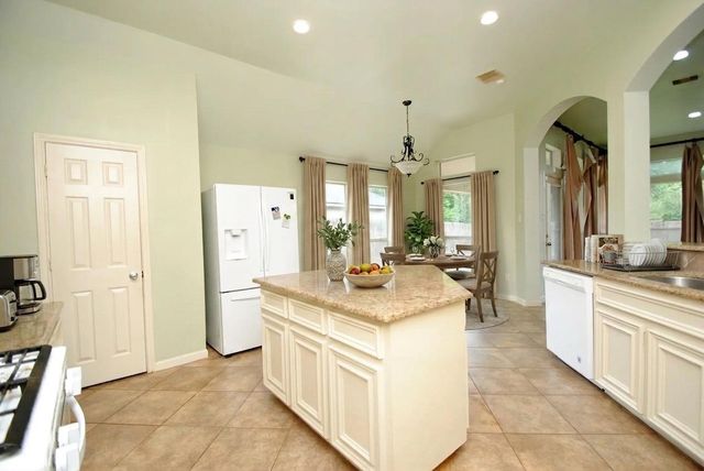 2435 Pioneer Oaks Drive, Fresno, TX 77545